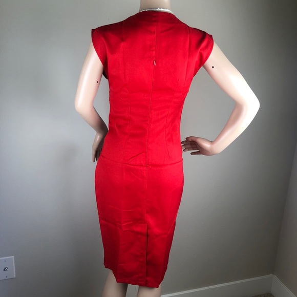 Sleeveless V-Neck Midi Dress - Picture 6 of 6